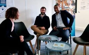 Photo on recrute un assistant commercial H/F